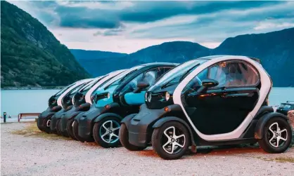  ?? Photograph: Ryhor Bruyeu/Alamy ?? Renault ZE cars in Eidfjord, Norway.