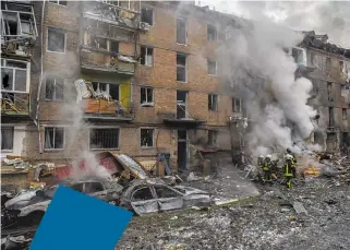 ?? EFE ?? Un bombardeo ruso causó varios muertos en zona residencia­l de Kiev