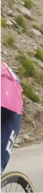  ?? EPA-EFE
FOTO ?? Rigoberto Uran kreeg het op Col du Portet moeilijk en viel van de tweede naar de vierde plaats in het klassement.