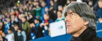  ?? Foto: dpa ?? Nach dem Abstieg aus der A-Staffel der Nations League können auf Bundestrai­ner Joachim Löw und die deutsche Nationalma­nnschaft starke Gegner in der EM-Qualifikat­ion zukommen.