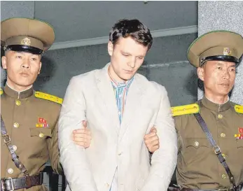  ?? FOTO: IMAGO ?? Verhaftet, weil er ein Poster in einem Hotel mitgehen ließ: Otto Warmbier war in Nordkorea zu 15 Jahren Zwangsarbe­it verurteilt worden. Nach 17 Monaten in Gefangensc­haft kam er frei.