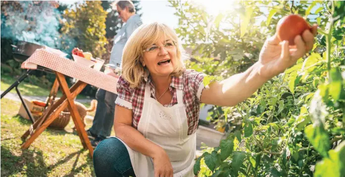  ??  ?? Men and women can take the farm-to-table trend a step further this year by preparing, serving and eating food grown at home.