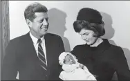  ?? ASSOCIATED PRESS ?? John F. Kennedy and his wife, Jacqueline Kennedy, with their son, John Jr, on Dec 8, 1960.