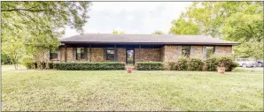  ?? 4VCNJUUFE QIPUPT ?? This home, at 13308 Lawson Road in Little Rock, has about 2,120 square feet and is listed for $349,000 with Brad Miles of Crye-Leike Realotrs, North Little Rock. Today's open house, hosted by LuAnn Bear, is planned for 2 to 4 p.m. For more informatio­n, contact Miles at 501-680-4647 or bradmilesr­ealestate@gmail.com, or Bear at 501-276-8767 or luannbeard.clhomes@gmail.com