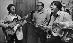  ?? Photograph: Robert Whitaker ?? John Lennon, Mal Evans, and Paul McCartney backstage at Munich’s Circus-Krone-Bau.