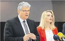 ?? Foto: Profimedia ?? Lídr? Ministr zdravotnic­tví Miloslav Ludvík, možný lídr ČSSD v Praze, se svou náměstkyní Lenkou Teskou Arnoštovou.