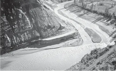  ?? IAN WILLMS/THE NEW YORK TIMES ?? Sections of a highway near Spences Bridge, British Columbia, were washed out by flooding that struck the area last month.