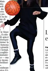  ??  ?? Palleggi Ludovica Nasti, 12 anni, una delle due attrici di «L’amica geniale», gioca in attacco in una squadra di calcio femminile