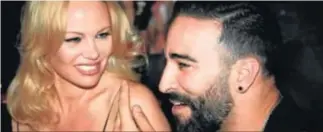  ??  ?? Pamela Anderson y el futbolista Adil Rami ponen fin a dos años de noviazgo.