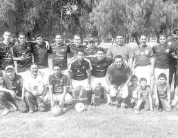  ??  ?? Lista la convocator­ia para el nuevo torneo de la Liga Azteca de Futbol. Cortesía