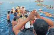  ?? RAVI CHOUDHARY/HT FILE ?? Idols from 200 Durga Pujas from across DelhiNCR are immersed at different Yamuna ghats.