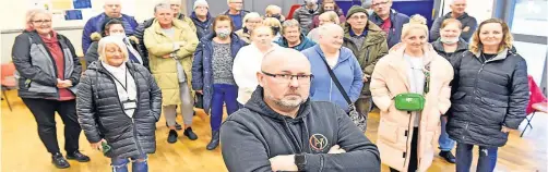  ?? ?? Talks Residents in Kincaidsto­n want answers