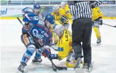  ?? FOTO: FELIX KÄSTLE ?? Vincenz Mayer und die Towerstars wollen in Dresden ihre Niederlage­nserie stoppen.