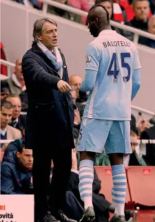  ??  ?? Mancini, 53 anni e Balotelli, 27, ai tempi del City