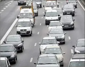  ??  ?? Les participan­ts devront déposer leur voiture dans un parking sécurisé.