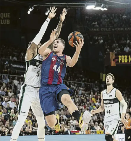  ?? FOTO: PERE PUNTÍ ?? Joel Parra centrará muchas miradas en Badalona. El alero jugará por primera vez en el Olímpic con la camiseta del Barça