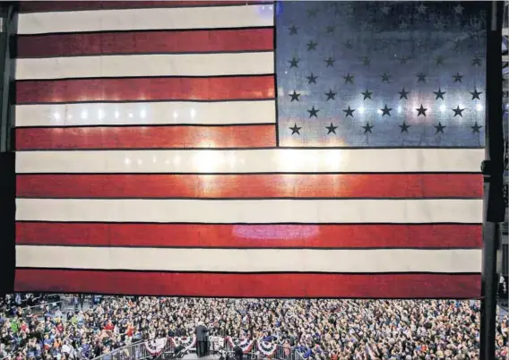  ?? Photo: Brian Snyder/Reuters ?? Coin-toss: Democratic presidenti­al candidate Bernie Sanders speaks at a campaign rally. Independen­t voters – 42% of the voting population – may account for his advantage over other candidates.