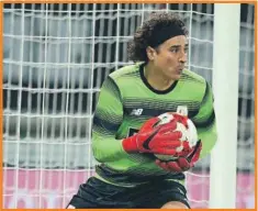  ??  ?? Ochoa en el Juego del Standard Leija