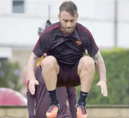  ?? GETTY IMAGES ?? Daniele De Rossi, 32 anni, verso il traguardo delle 500 gare con la Roma