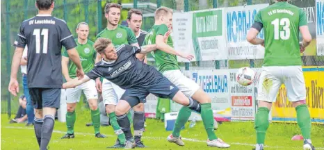  ?? FOTO: PETER SCHLIPF ?? Kein Sieger im Duell Lauchheim gegen Unterkoche­n.