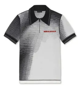  ??  ?? PRADA LINEA ROSSA Jacquard polo / € 950