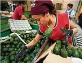  ??  ?? Zölle auf Agrarprodu­kte fallen: Avocados aus Mexiko könnten in der EU bald günstiger werden. Foto: dpa