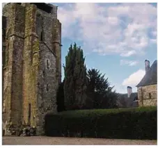  ??  ?? Visites guidées de l’Abbaye Saint-Etienne, bâtiments médiévaux et jardin fortifié du XIIIe siècle.