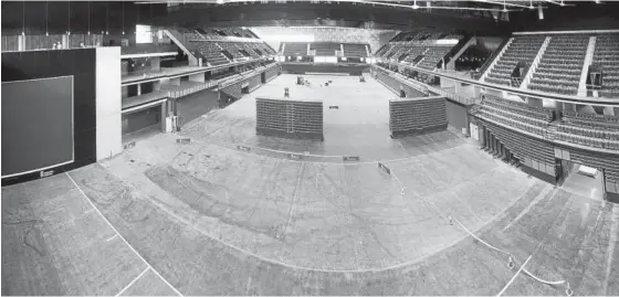  ??  ?? Fotografía actual del Navarra Arena, con el frontón en primer plano.