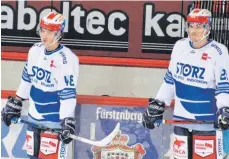  ?? FOTO: WITTMANN ?? Cedric Schiemenz (links) wird, wenn er die Corona-Tests besteht, am Samstag gegen Nürnberg sein erstes Saisonspie­l bestreiten. Die Wild Wings hoffen auf gute Leistungen ihrer jungen Spieler (rechts, David Cerny).