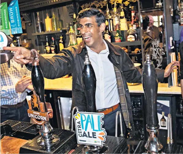  ?? ?? Rishi Sunak meets Conservati­ve Party members at the Swettenham Arms in Cheshire