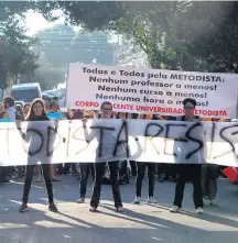  ?? WERTHER SANTANA/ESTADÃO ?? Ato. Alunos organizara­m protestos contra as dispensas