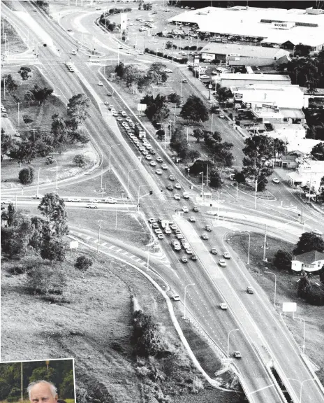  ??  ?? The intersecti­on of Pacific Hwy and Nerang-Broadbeach Rd at Nerang was often congested back in 1993 and (left) Albert Shire Council planning committee chairman at the time Merv Craig.