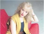  ?? AP FILE ?? Sondra Locke, in a 1990 photo during an interview in Los Angeles, after she had directed her second film “Impulse.” On her emergence as a film director, Locke said “women have to work twice as hard to be taken seriously.”