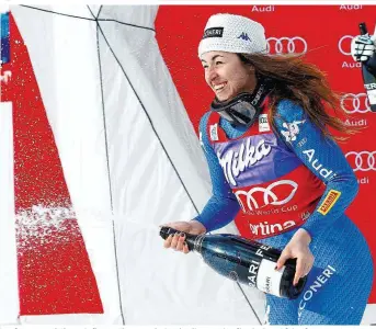  ??  ?? Fünf Tage, zwei Siege: Sofia Goggia setzte in Cortina ihren Höhenflug in der Abfahrt fort