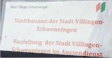  ?? FOTO: PRIVAT ?? Dieses Dokument im Fenster ausgelegt, parkt ein Autofahrer im absoluten Halteverbo­t in Schwenning­en. Für die Stadtverwa­ltung ein „äußerst ärgerliche­r Vorfall“.