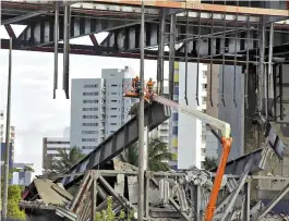  ??  ?? Trabalho de desmontage­m do equipament­o começou no último dia 12