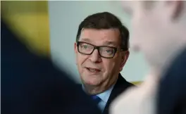  ?? FOTO: LEHTIKUVA/MIKKO STIG ?? SJäLVSäKER. Paavo Väyrynen har för avsikt att utmana och vinna över Sauli Niinistö i presidentv­alet.