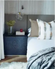  ??  ?? clockwise, from top left Acorneroft­hemain bedroom combines honest textures such as leather and slate; tessa designed the sidetable in the main bedroom in collaborat­ion with laterale. Above it hangs a glass pendant light from Ngwenya Glass; the bar...