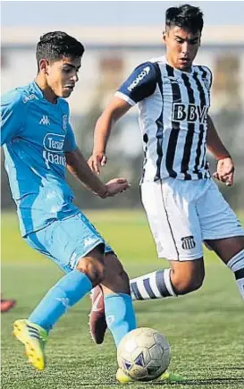  ?? (PRENSA BELGRANO) ?? En el predio de la “T”. Se disputó el clásico en la Primera A de la LCF y no hubo goles. El puntero en Primera A es Atlético Carlos Paz.