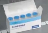  ?? ?? Cuando la recomendac­ión de la OMS sobre el uso de vacunas adaptadas llegó, varias compañías ya estaban trabajando en las suyas. En agosto de 2023, la EMA dio luz verde a la de Pfizer.