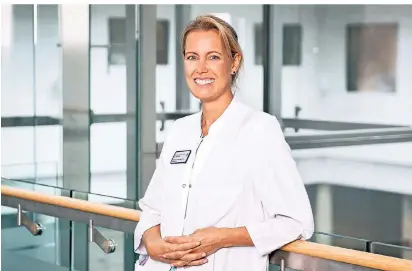  ?? FOTO: ANKE DOERSCHLEN  ?? Dr. Sandra Frohn ist Ärztin am Remscheide­r Sana-Klinikum.