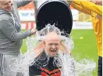  ??  ?? Dundee United chairman Stephen Thompson takes the challenge.