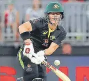  ?? AFP ?? David Warner hit two sixes and four fours en route to scoring 48* against Pakistan on Friday.