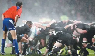  ??  ?? Crooked: All Blacks Aaron Smith feeds the ball into a scrum