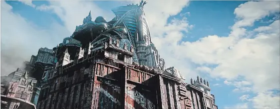  ?? UNIVERSAL PICTURES ?? In "Mortal Engines," set hundreds of years after a cataclysmi­c event has destroyed civilizati­on, roving "predator cities" on caterpilla­r treads, including London, devour all in their paths.