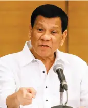  ??  ?? Rodrigo Duterte a livré un discours enflammé à Davao, hier, devant la presse.