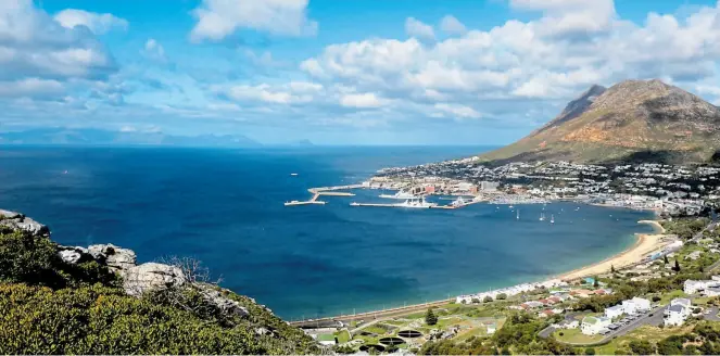  ?? DPA-BILD: Christian Selz ?? Simon's Town liegt südlich von Kapstadt idyllisch an der False Bay.
