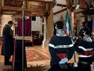  ?? (Foto Vision) ?? La festa La celebrazio­ne nella chiesa ai Carmini nel giorno della patrona dei vigili del fuoco