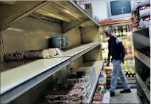  ?? CARLOS GARCÍA RAWLINS / REUTERS ?? Parlamento. Aprobó declarar la “crisis alimentari­a” por la escasez.
