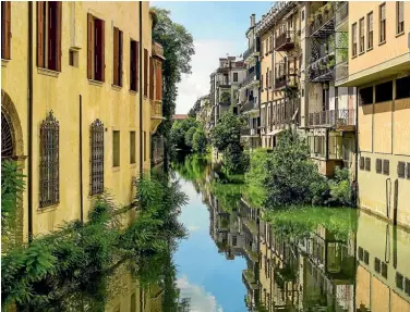  ?? Photo: 123RF ?? The city canal San Massimo runs among residentia­l houses in the centre of the old city Padua, Italy.